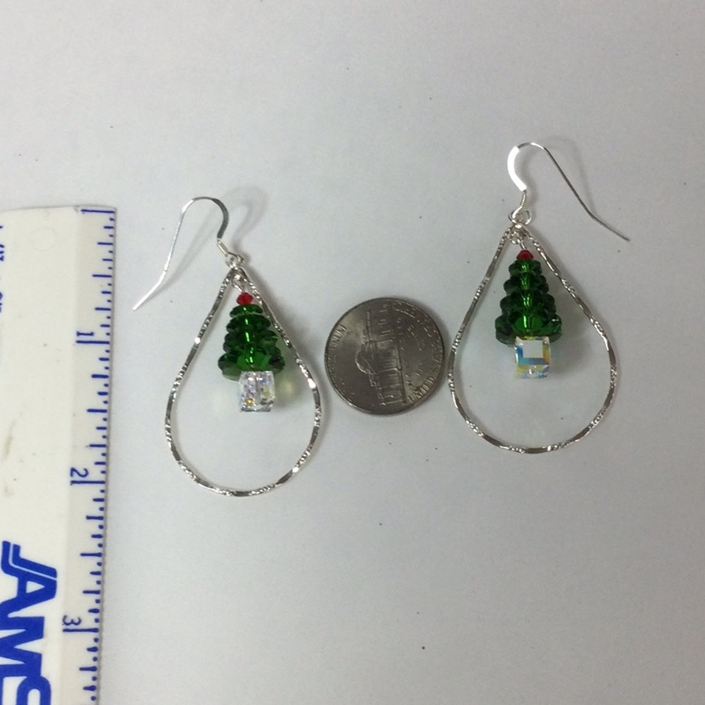 Hand crafted Swarovski Christmas tree earrings. - Picture 5 of 5